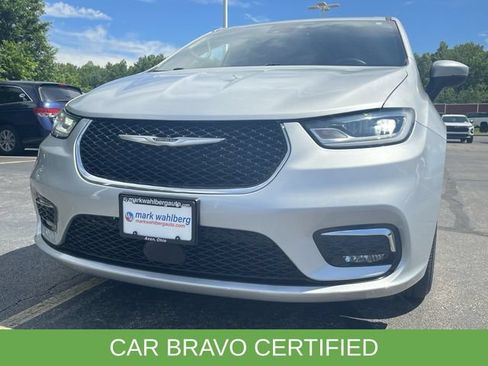 Used 2023 Chrysler Pacifica Touring FWD image 31