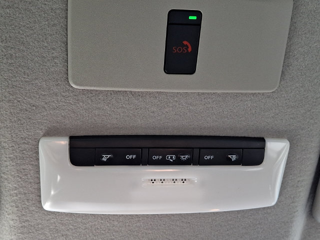 Used 2023 Nissan Kicks SR w/ SR Premium Package FWD image 25