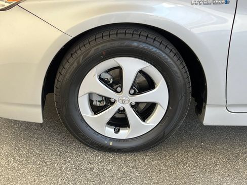 Used 2013 Toyota Prius Three w/ Solar Roof Pkg FWD image 28
