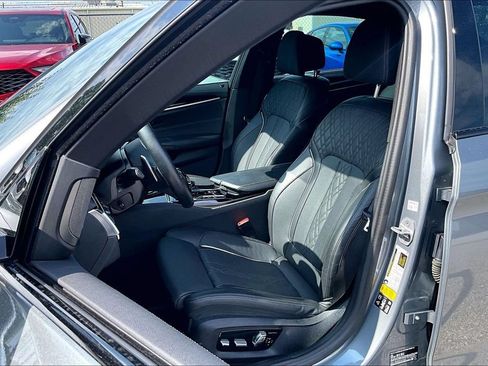 Used 2023 BMW M550i xDrive w/ Executive Package AWD/4WD image 34