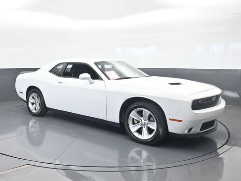 Used 2023 Dodge Challenger SXT image 8