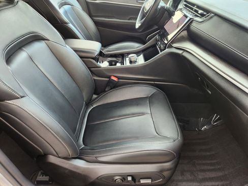 Used 2022 Jeep Grand Cherokee Limited image 14