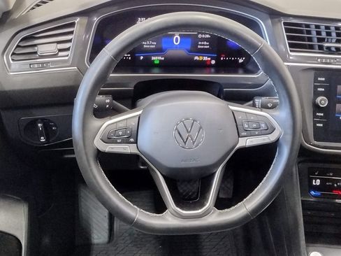 Used 2023 Volkswagen Tiguan SE AWD/4WD image 36
