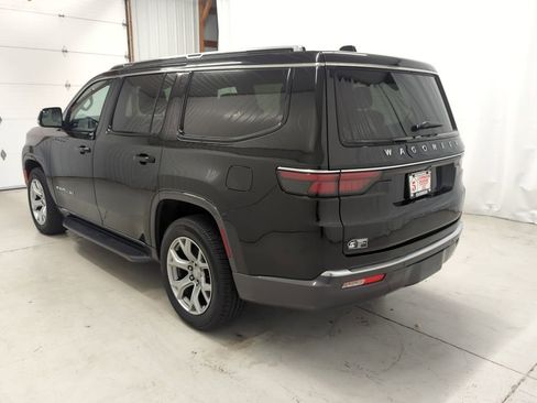 Used 2022 Jeep Wagoneer Series II AWD/4WD image 2