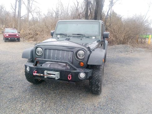 Used 2011 Jeep Wrangler Unlimited Rubicon w/ Dual Top Group AWD/4WD image 3