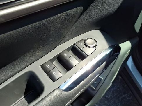 New 2026 Chevrolet Traverse LT image 16