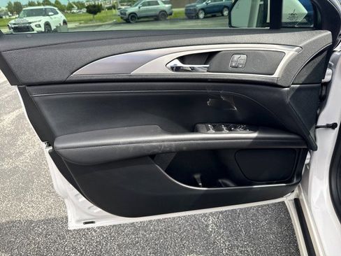 Used 2020 Lincoln MKZ FWD image 14