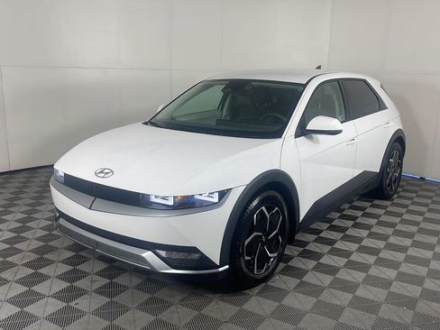 Used 2024 Hyundai Ioniq 5 SE image 2