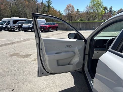 Used 2026 Hyundai Kona SEL Sport FWD image 23