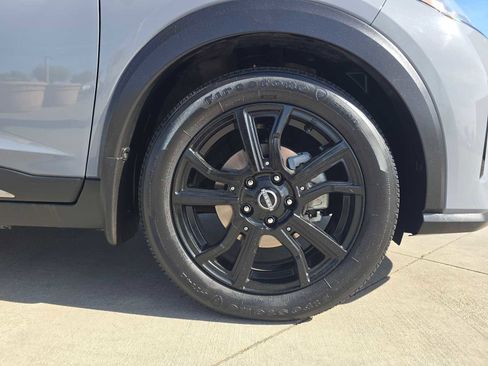 Used 2023 Nissan Kicks SR w/ SR Premium Package image 9