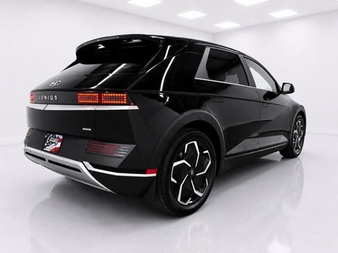 Used 2023 Hyundai Ioniq 5 SEL w/ Cargo Package AWD/4WD image 4