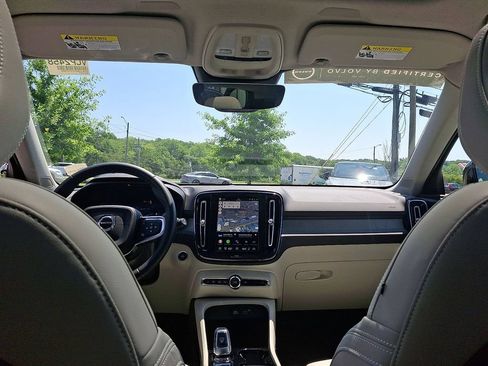 Certified 2026 Volvo XC40 B5 Plus AWD/4WD image 10