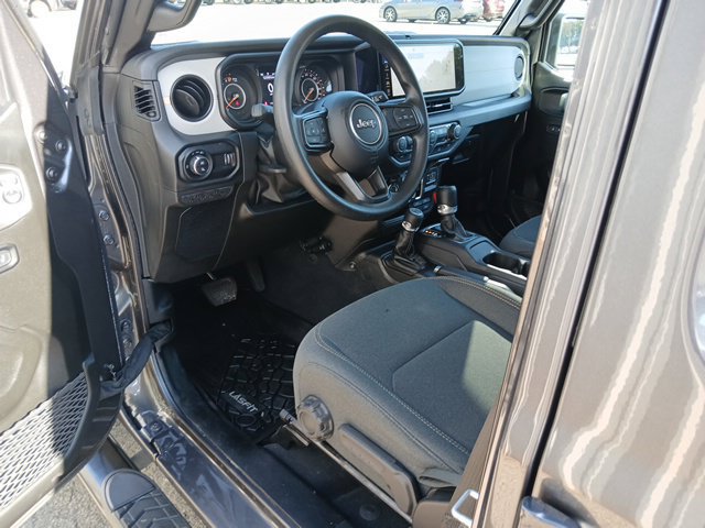 Used 2025 Jeep Gladiator Sport AWD/4WD image 45