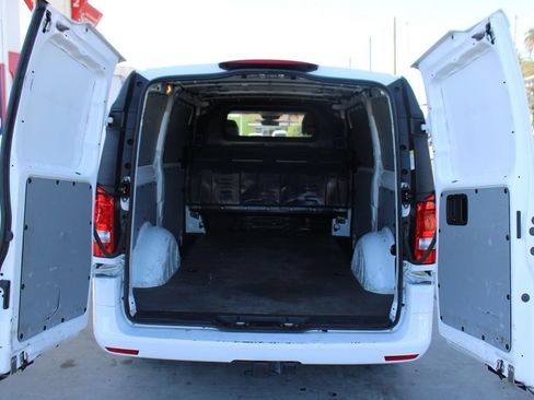 Used 2022 Mercedes-Benz Metris image 26
