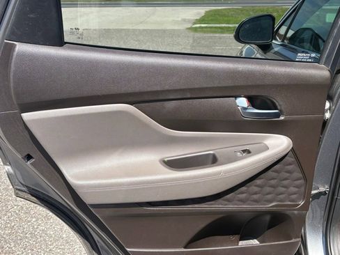 Used 2019 Hyundai Santa Fe SE image 12
