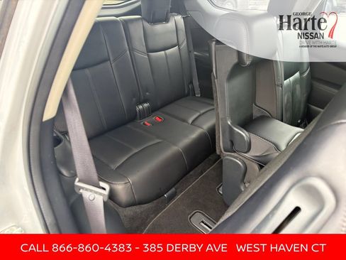 Used 2020 Nissan Pathfinder SL AWD/4WD image 29