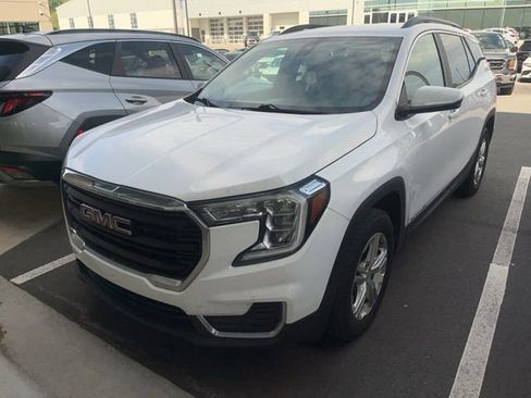 Used 2022 GMC Terrain SLE w/ Driver Convenience Package FWD image 7