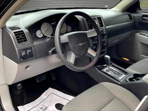 Used 2007 Chrysler 300 image 16