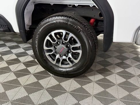 Used 2024 GMC Sierra 2500 SLE image 13