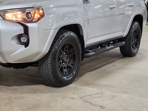 Used 2022 Toyota 4Runner SR5 Premium image 17