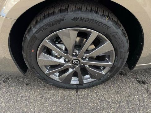 New 2026 Nissan Sentra SL w/ Floor Mat Package FWD image 9