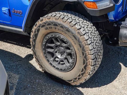 Used 2021 Jeep Wrangler Unlimited Rubicon w/ Xtreme Recon 35" Tire Package AWD/4WD image 8