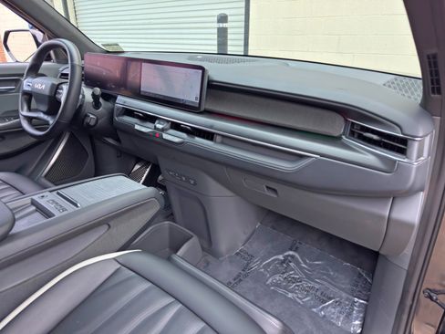 Used 2024 Kia EV9 GT-Line AWD/4WD image 15