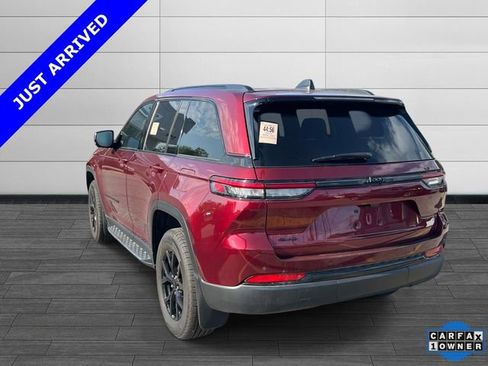 Used 2024 Jeep Grand Cherokee Altitude image 4