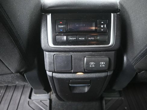 Used 2019 Subaru Ascent Premium w/ Popular Package #2 AWD/4WD image 28
