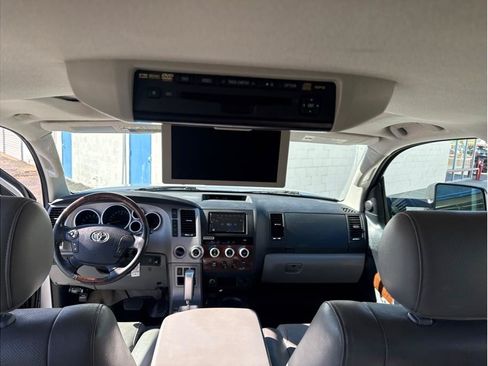 Used 2010 Toyota Tundra Limited AWD/4WD image 32
