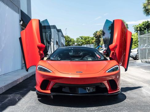 Used 2023 McLaren GT RWD image 14