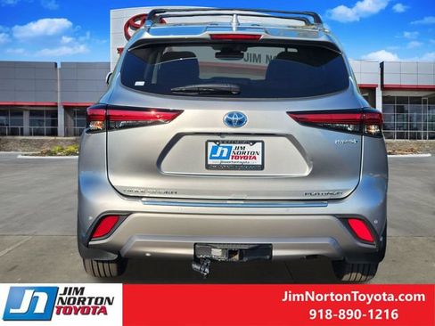 Used 2022 Toyota Highlander Platinum AWD/4WD image 7
