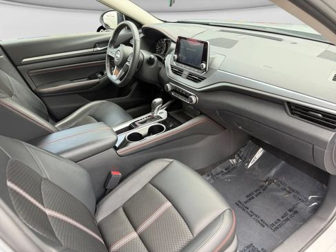 Used 2023 Nissan Altima 2.5 SR FWD image 33