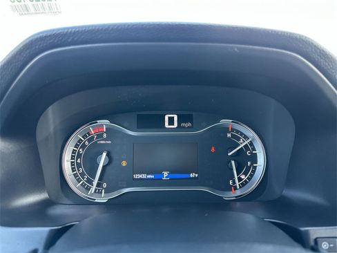 Used 2017 Honda Pilot Touring image 23