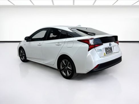 Used 2021 Toyota Prius XLE FWD image 6