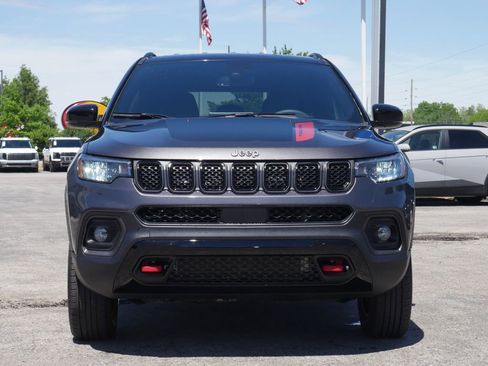 Used 2024 Jeep Compass Trailhawk AWD/4WD image 3