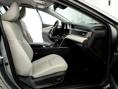 Used 2025 Toyota Camry XLE AWD/4WD image 14