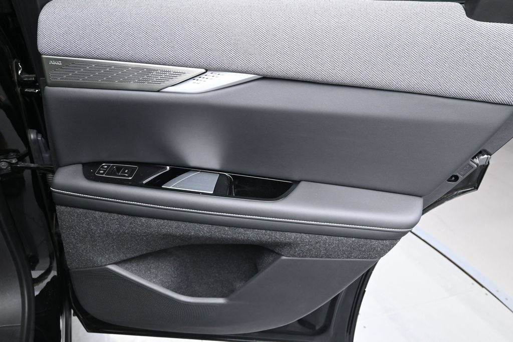 Certified 2025 Cadillac Optiq Sport 2 AWD/4WD image 30
