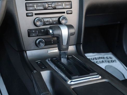 Used 2010 Ford Mustang Convertible RWD image 38