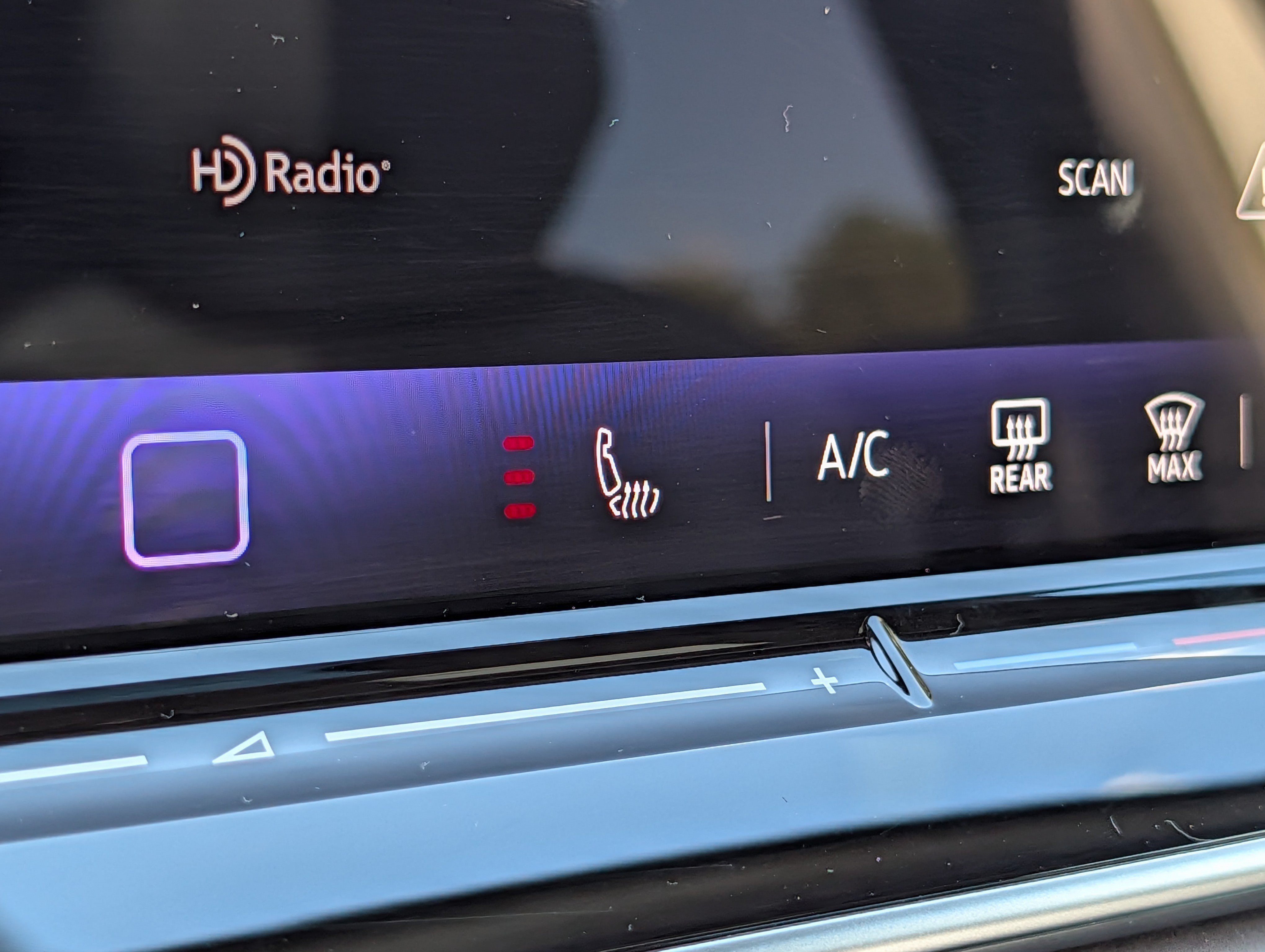 Certified 2026 Volkswagen Tiguan SE R-Line AWD/4WD image 32