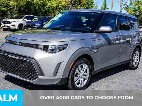 Used 2023 Kia Soul LX image 3