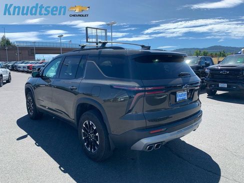 Used 2024 Chevrolet Traverse Z71 w/ Enhanced Driving Package AWD/4WD image 5