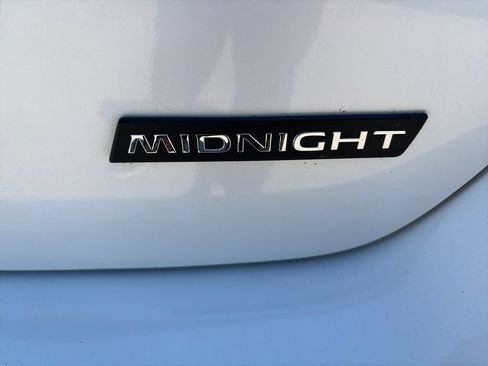 Used 2018 Nissan Sentra SR Turbo w/ SR Midnight Edition Package FWD image 10