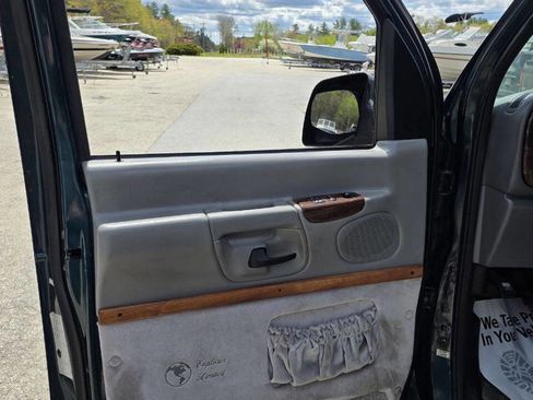 Used 1999 Ford E-150 and Econoline 150 RWD image 13