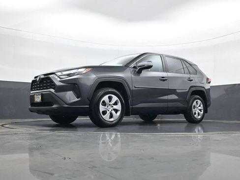 Used 2024 Toyota RAV4 LE image 21