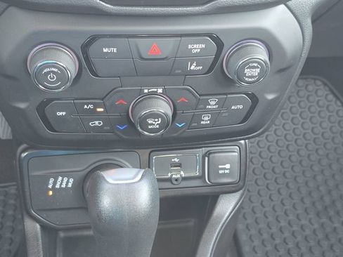 Used 2023 Jeep Renegade Altitude w/ Convenience Group I AWD/4WD image 23