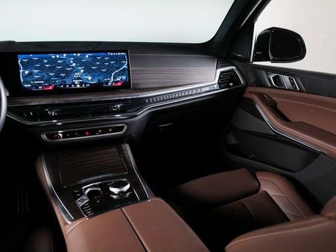 Used 2025 BMW X5 xDrive40i w/ M Sport Package image 20