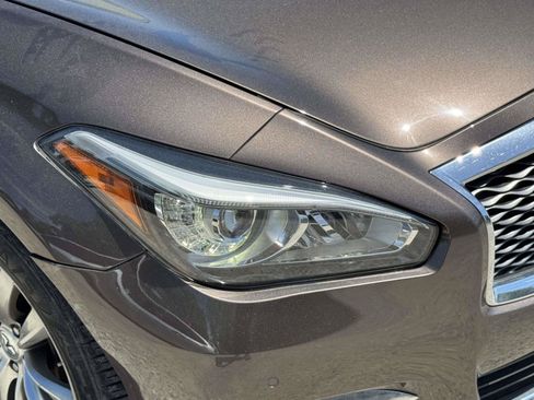Used 2019 INFINITI Q70 Luxe AWD/4WD image 7