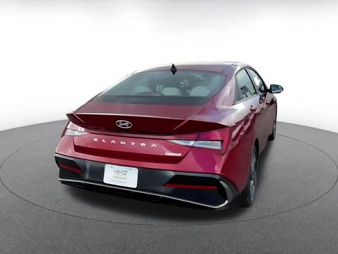 Used 2025 Hyundai Elantra Limited image 14