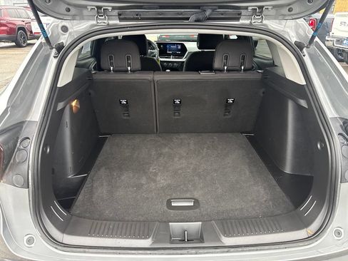 Used 2024 Chevrolet Trax LS w/ LS Convenience Package FWD image 36